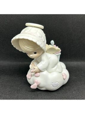 Precious Moments "Sending you my love" figurine